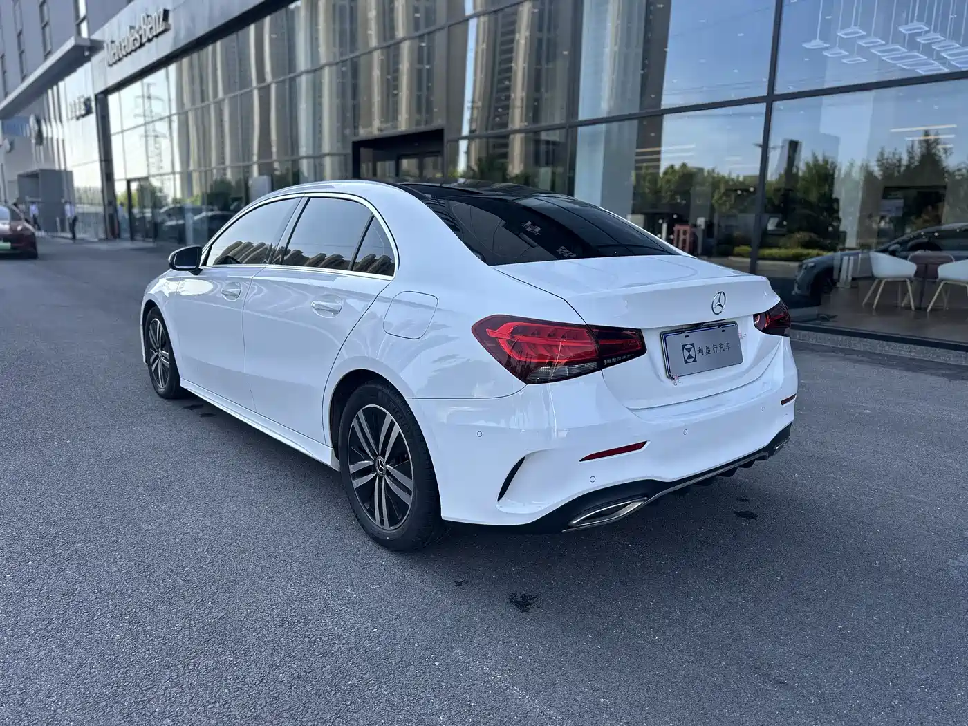 Mercedes-Benz A-Class 2019 A 180 L Sport Sedan фото 7