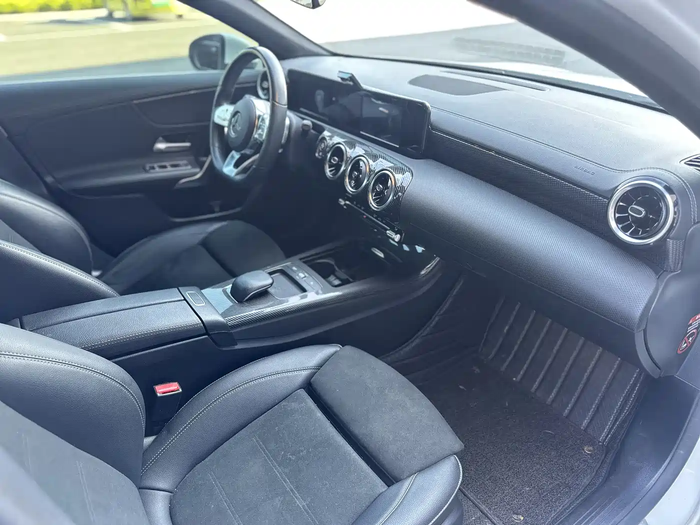 Mercedes-Benz A-Class 2019 A 180 L Sport Sedan фото 8