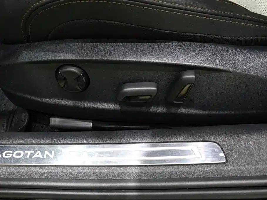 Volkswagen Magotan 2023 Model 2 Million Commemorative Edition 330TSI DSG Luxury фото 22