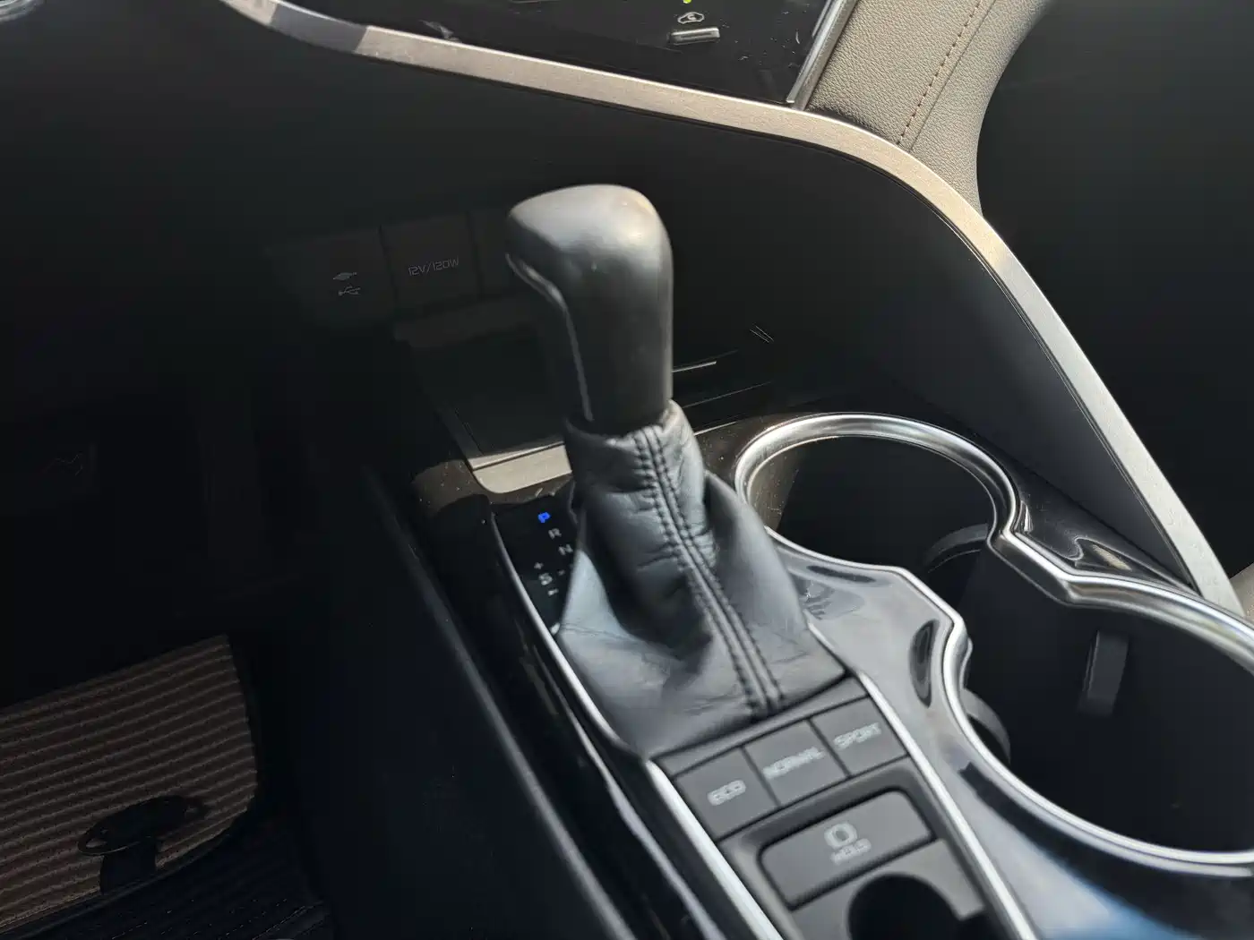 Toyota Camry 2018 2.0S Sport Edition фото 8