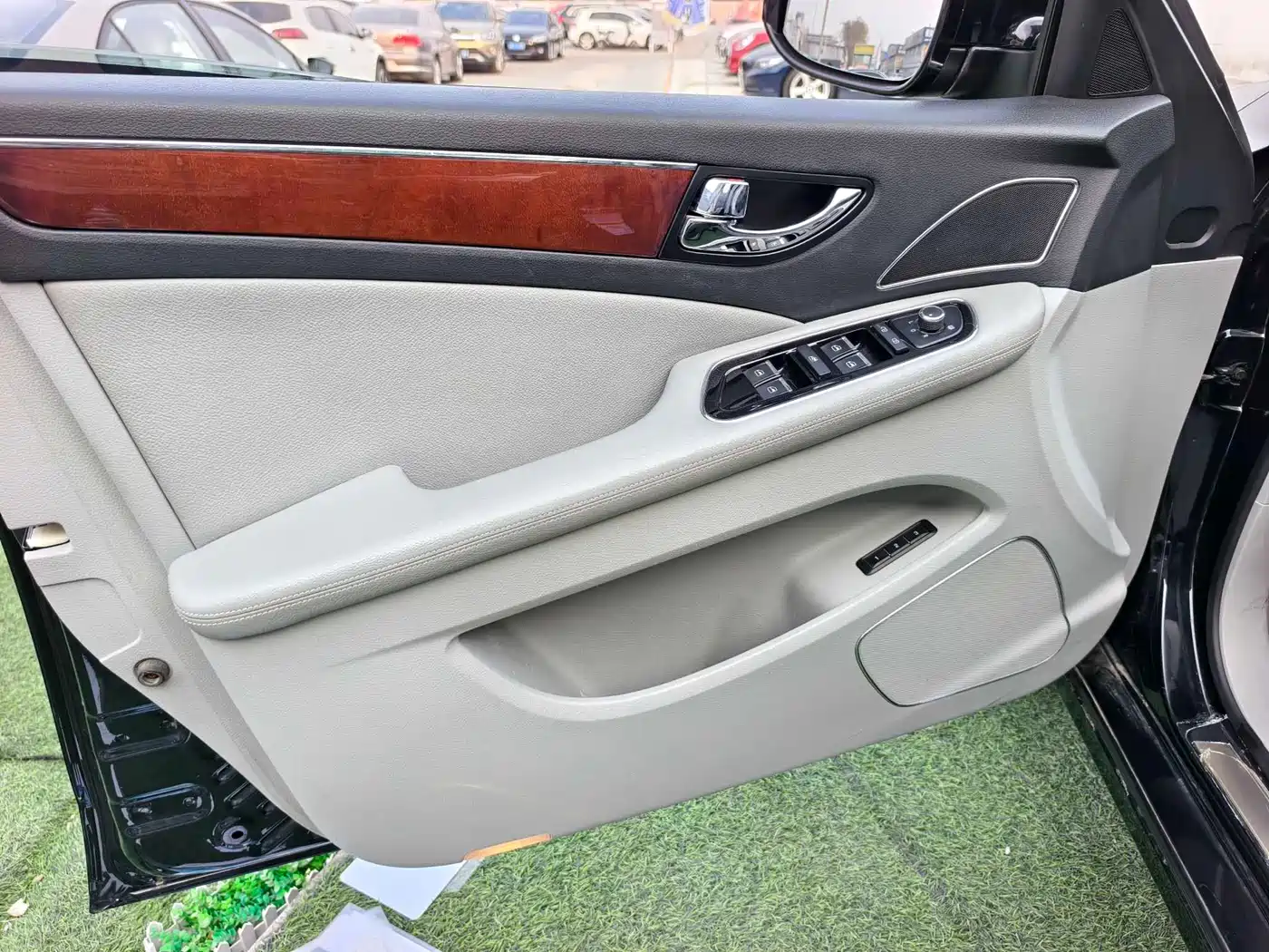 Hongqi H7 фото 10