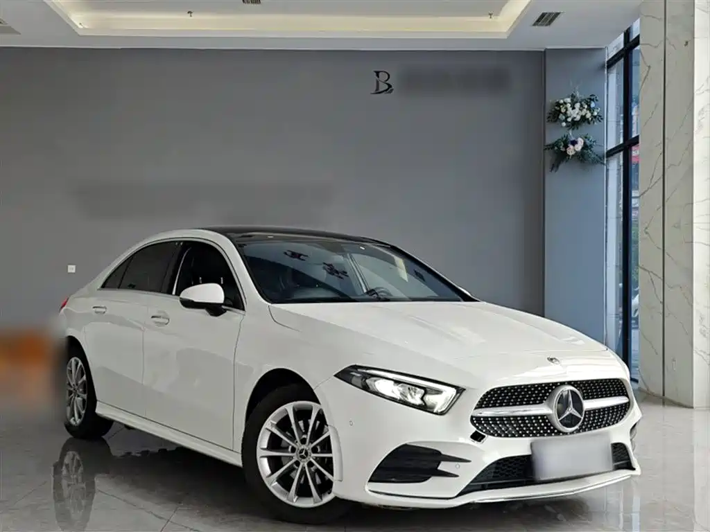 Mercedes-Benz A-Class 2022 A 200 L Sport Sedan Dynamic фото 10
