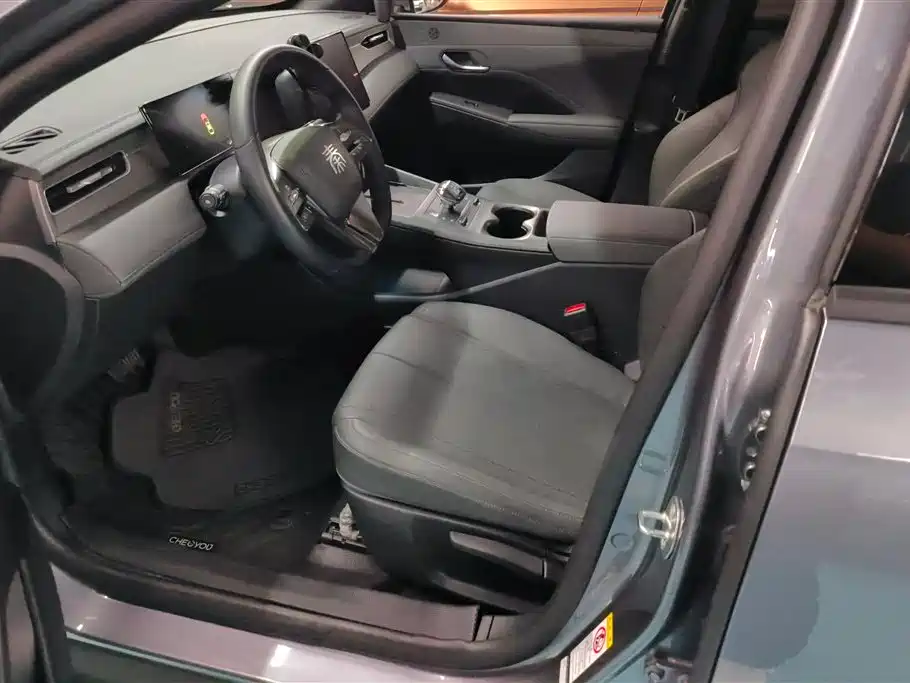 BYD Qin PLUS 2025 DM-i Smart Drive 55KM Leader фото 9