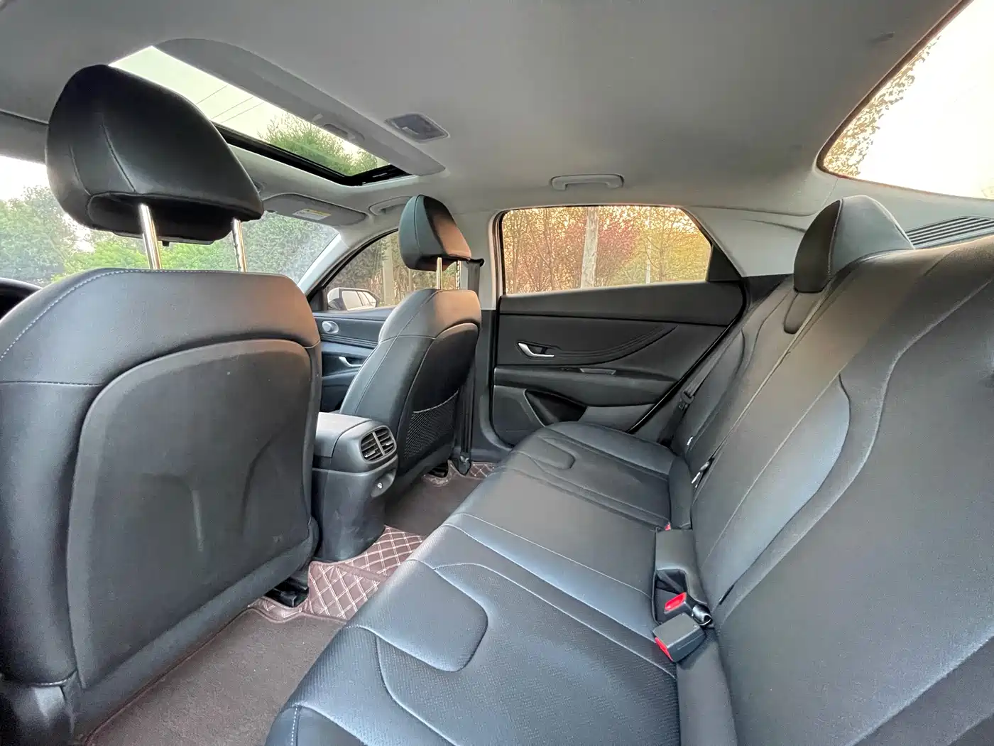 Hyundai Elantra 2023 1.5L CVT GLX Elite Edition фото 9