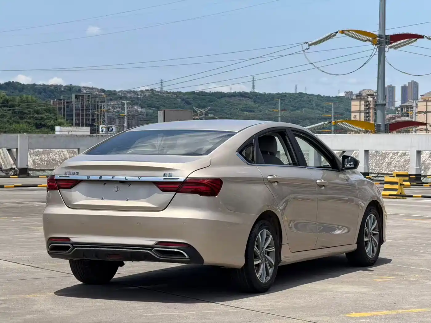 Фото 6 - Geely Binrui