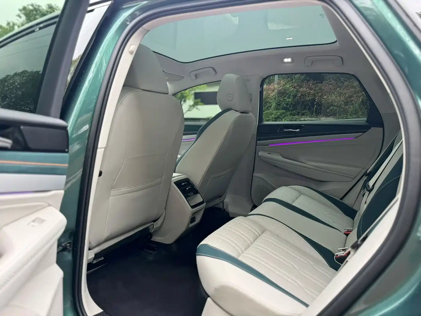 VOLKSWAGEN ID.7 VIZZION