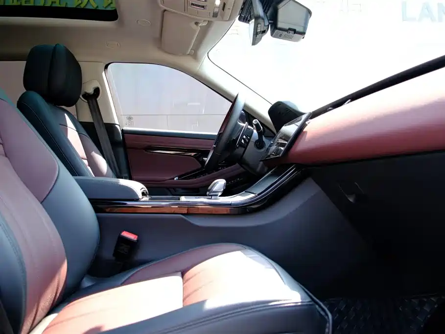 Photo 12 - Land Rover Range Rover Evoque