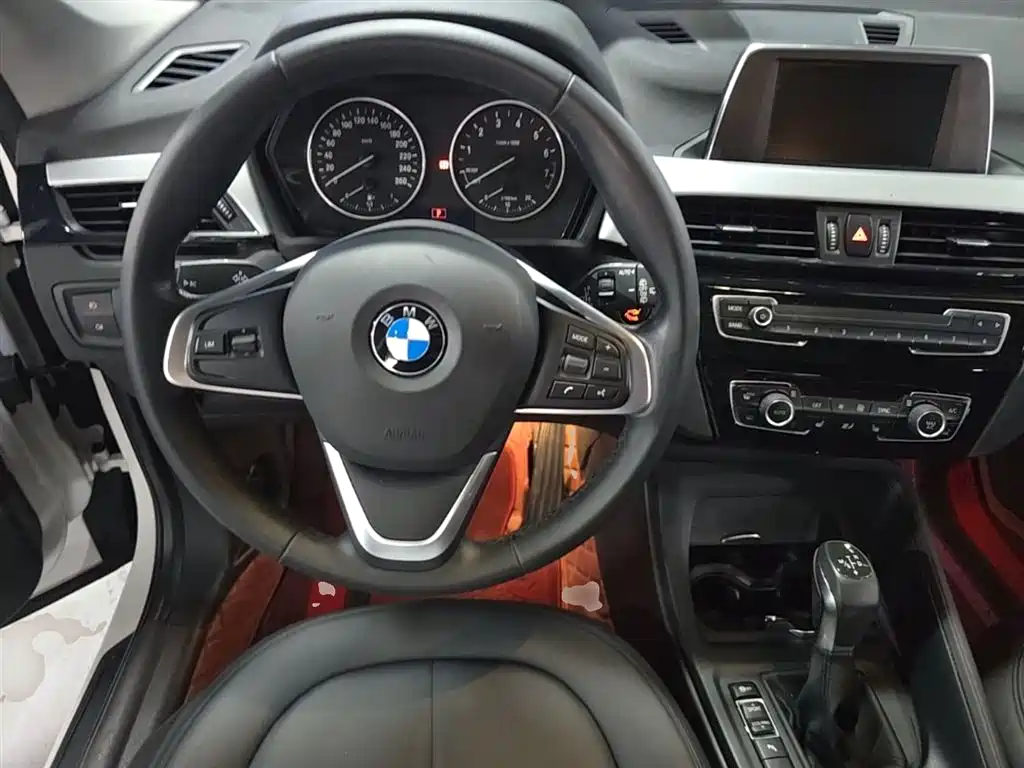BMW X1 2016 sDrive18Li Premium Model фото 11