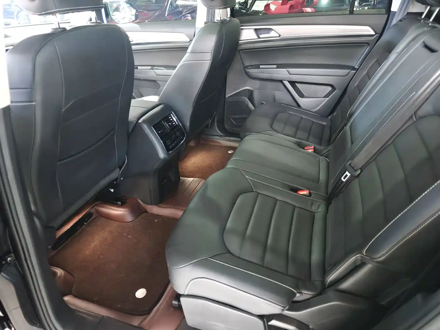 Volkswagen Teramont 2020 330TSI 2WD Luxury China VI фото 4