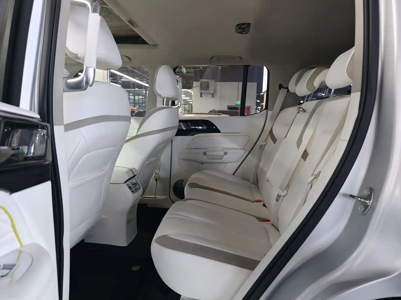 TANK CO CREATION TANK 300