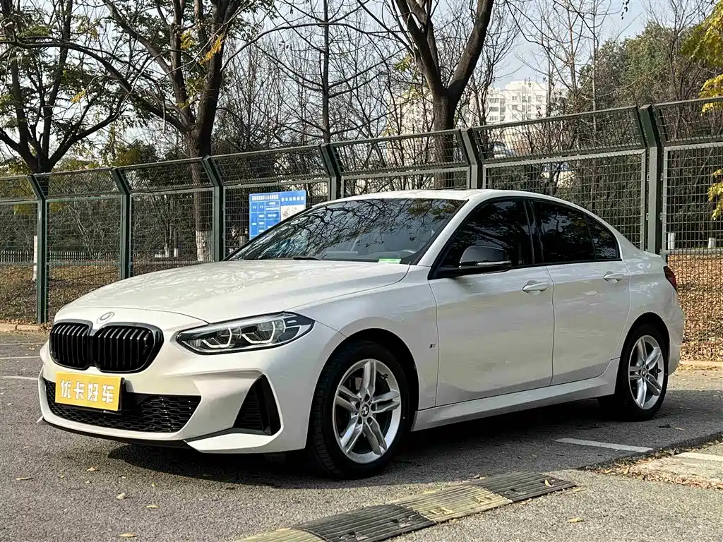 BMW 1-SERIES 2023