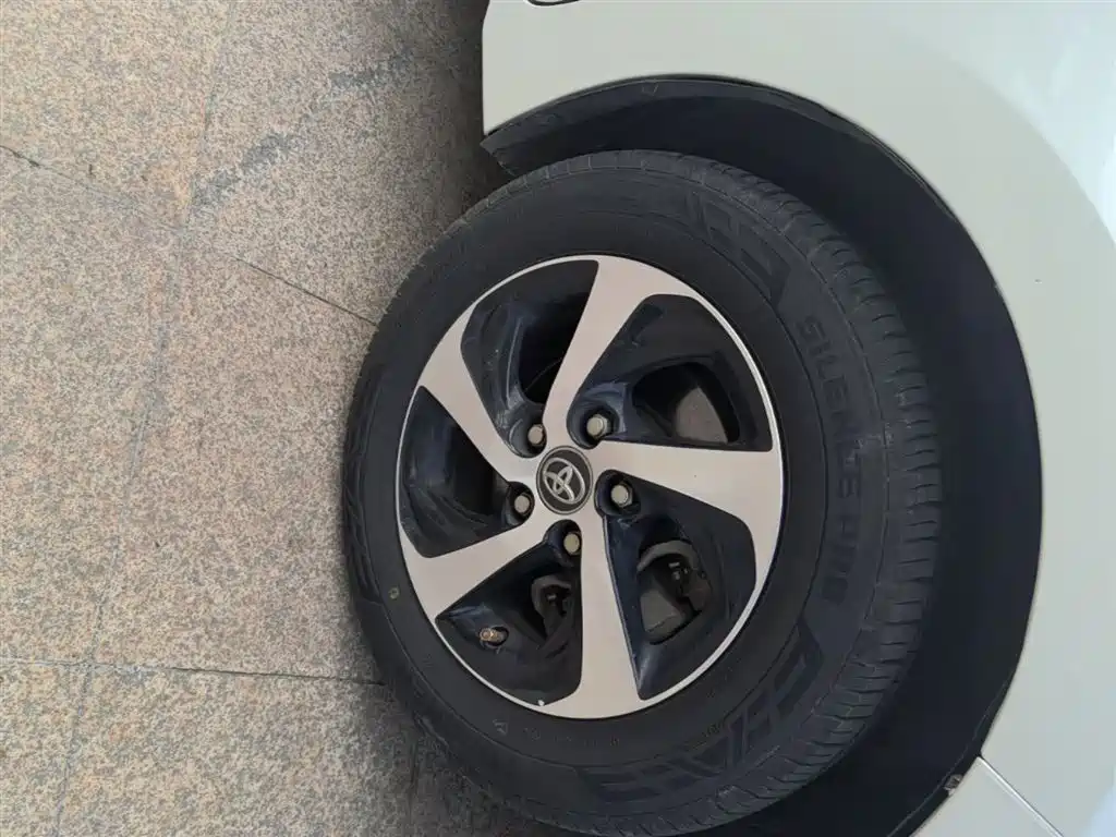Toyota Levin 2017 Facelift 185T CVT Elite (China V) фото 23