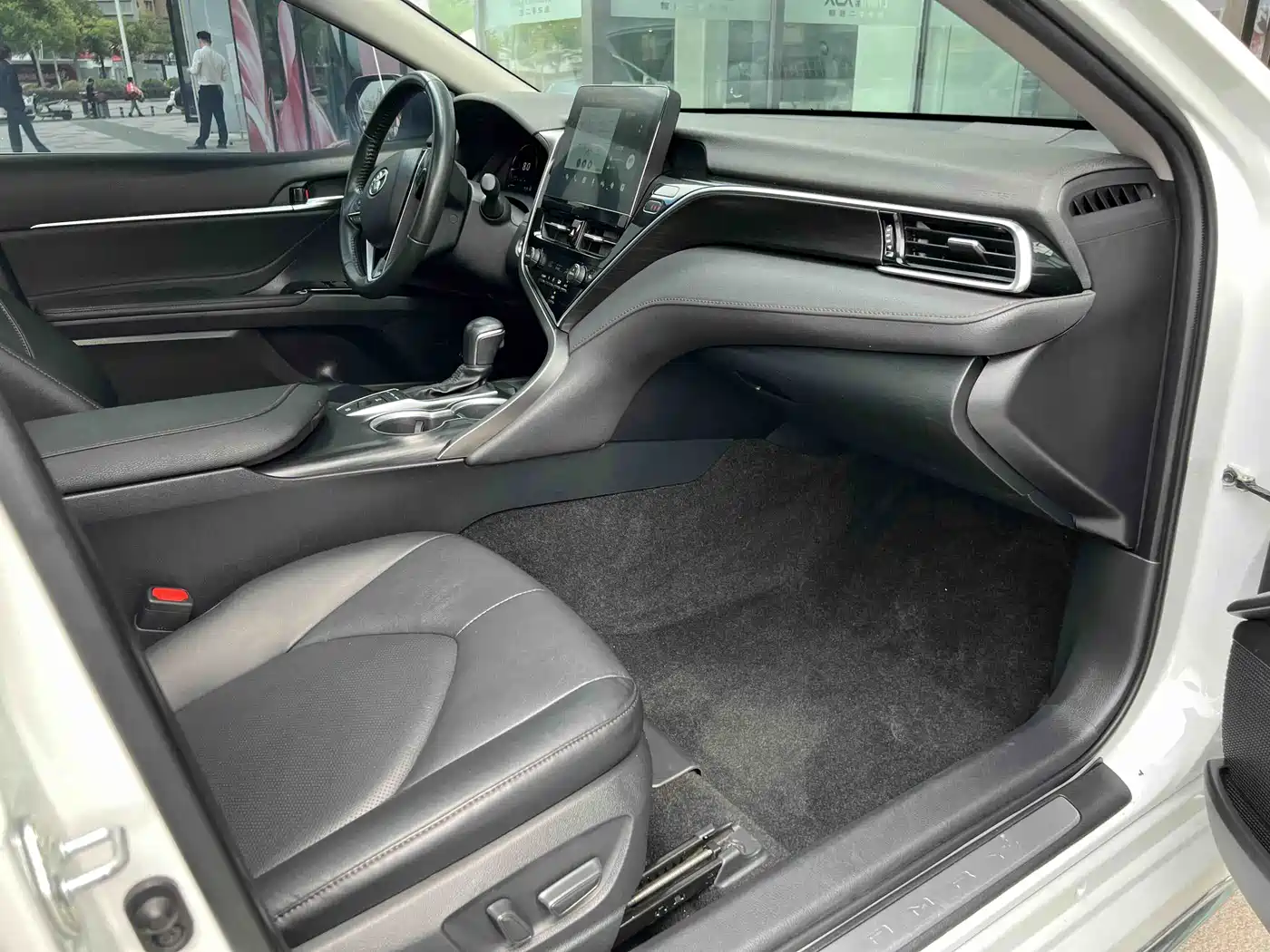 Toyota Camry 2023 2.5G Luxury Edition фото 15
