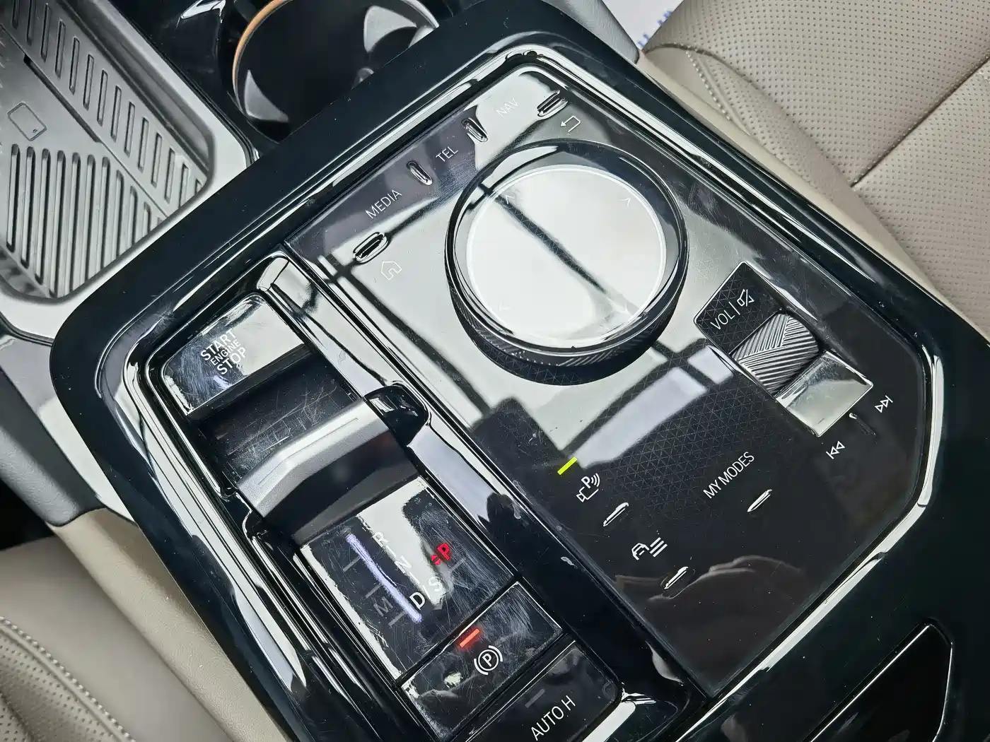 BMW 5 Series 2025 530Li Leading M Sport Package фото 13