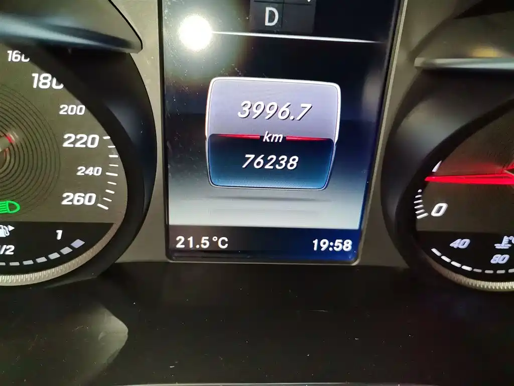 Mercedes-Benz GLC 2017 GLC 260 4MATIC Dynamic фото 5