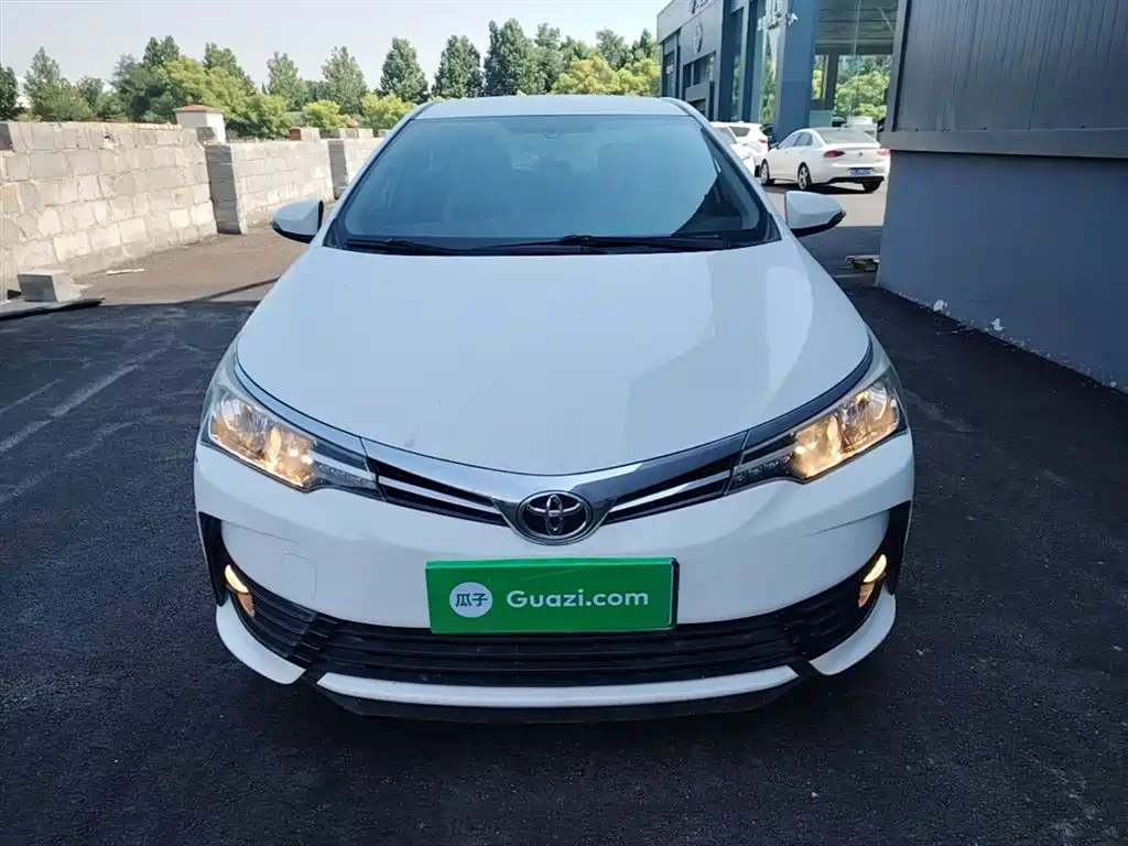 Toyota Corolla 2017 Facelift 1.2T S-CVT GL фото 3