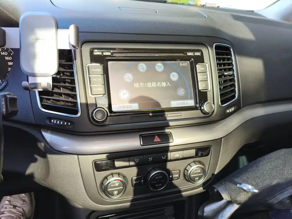 Фото 9 - Volkswagen Sharan