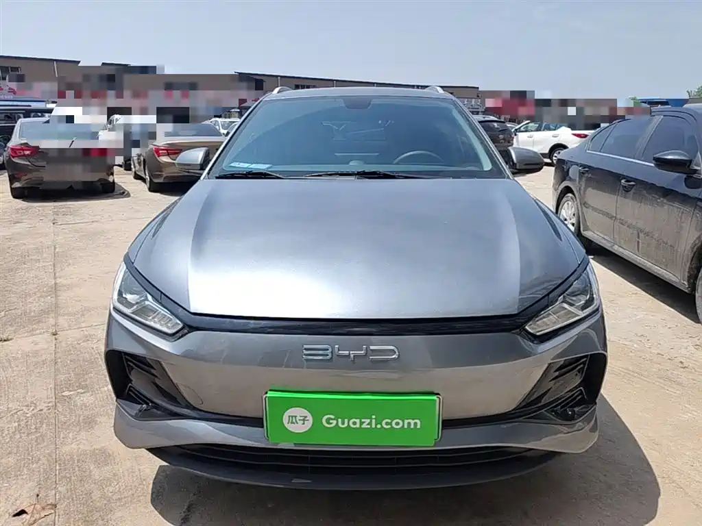 BYD E2