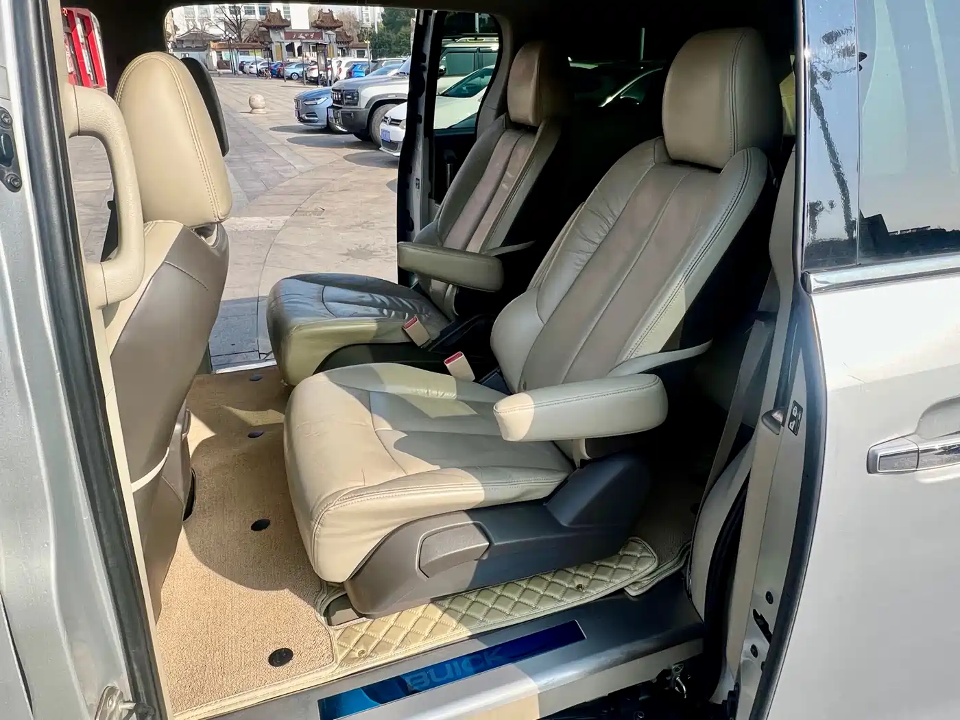 Buick GL8 2011 3.0L XT Luxury Business Flagship фото 5