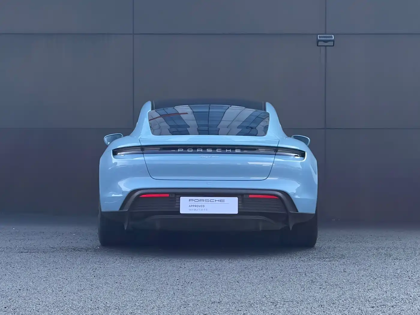 Porsche Taycan фото 4