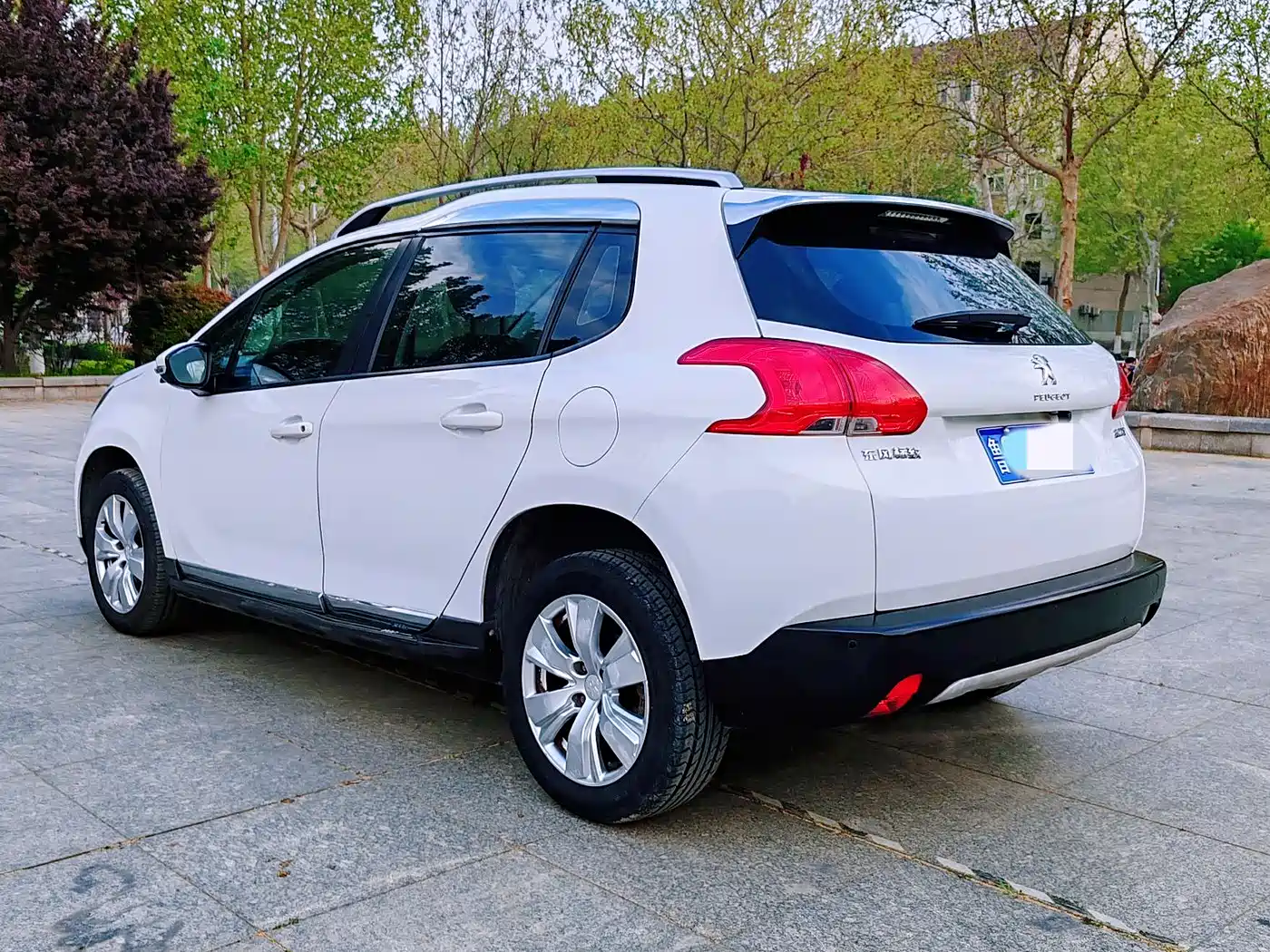 Peugeot 2008 2014 1.6L Automatic Fashion Edition фото 15