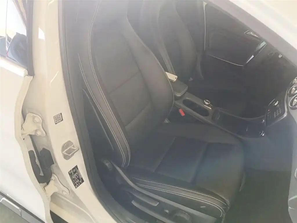 Mercedes-Benz GLA 2016 GLA 200 Dynamic фото 20