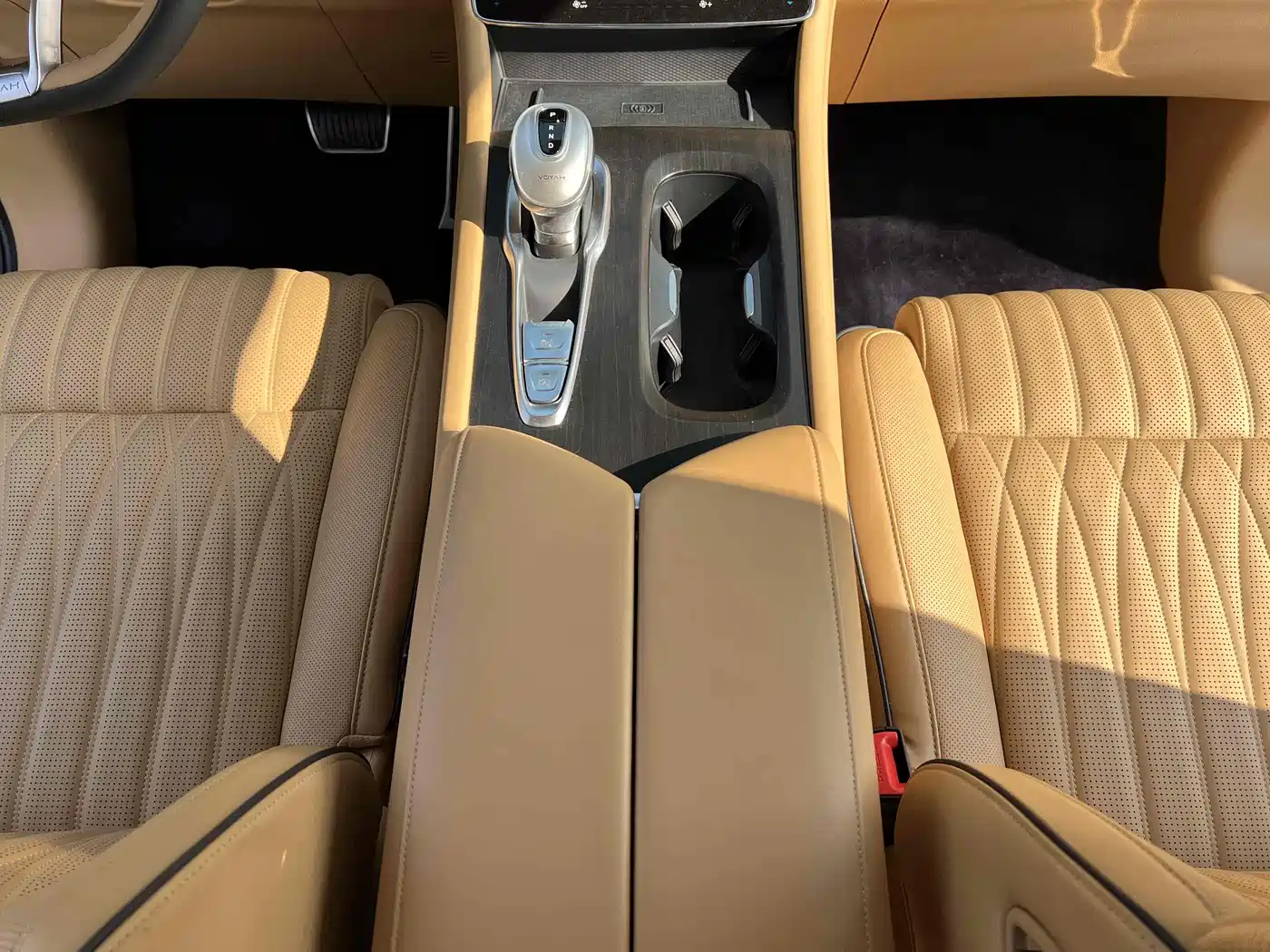 Voyah Auto Voyah Dreamer 2022 Low-carbon Dream+Smart Package фото 5