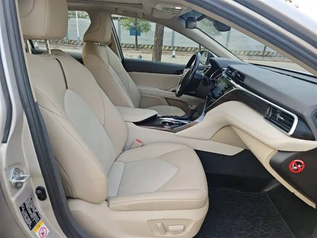 Toyota Camry 2018 2.5G Luxury Edition фото 8