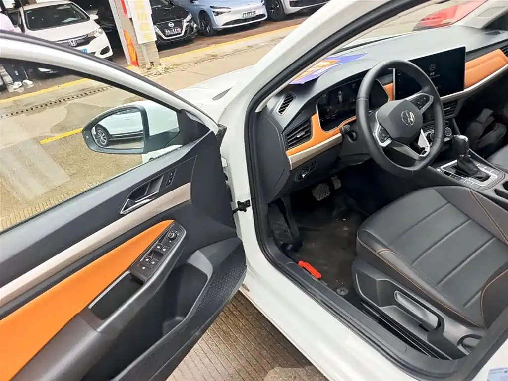 Volkswagen Bora 2025 200TSI DSG Joy Ride Navigation Edition фото 16