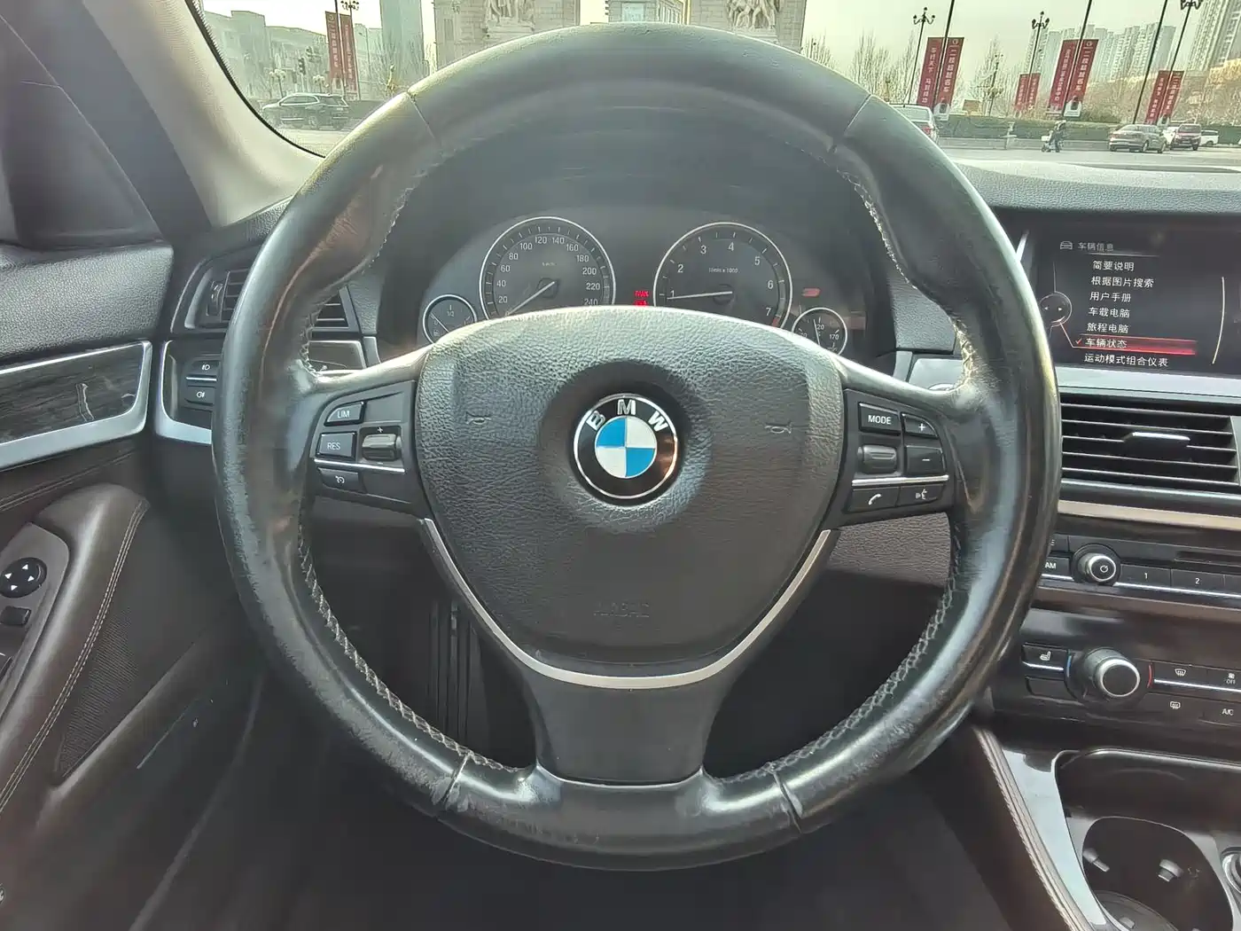 BMW 5 Series 2014 525Li Luxury Design Package фото 12