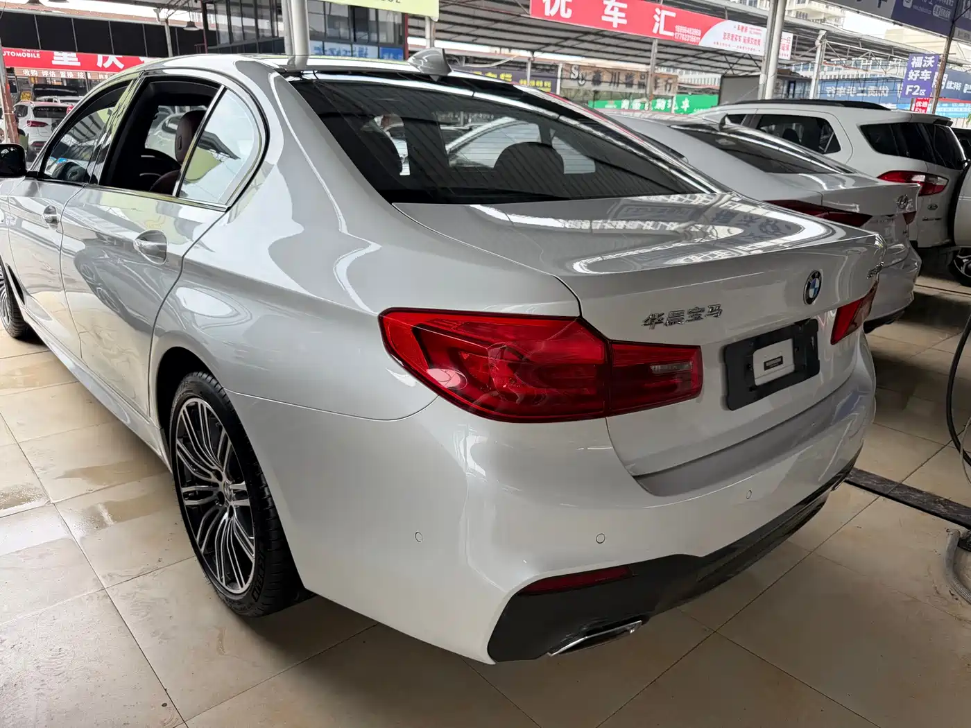 BMW 5 Series 2019 530Li Leading M Sport Package фото 4
