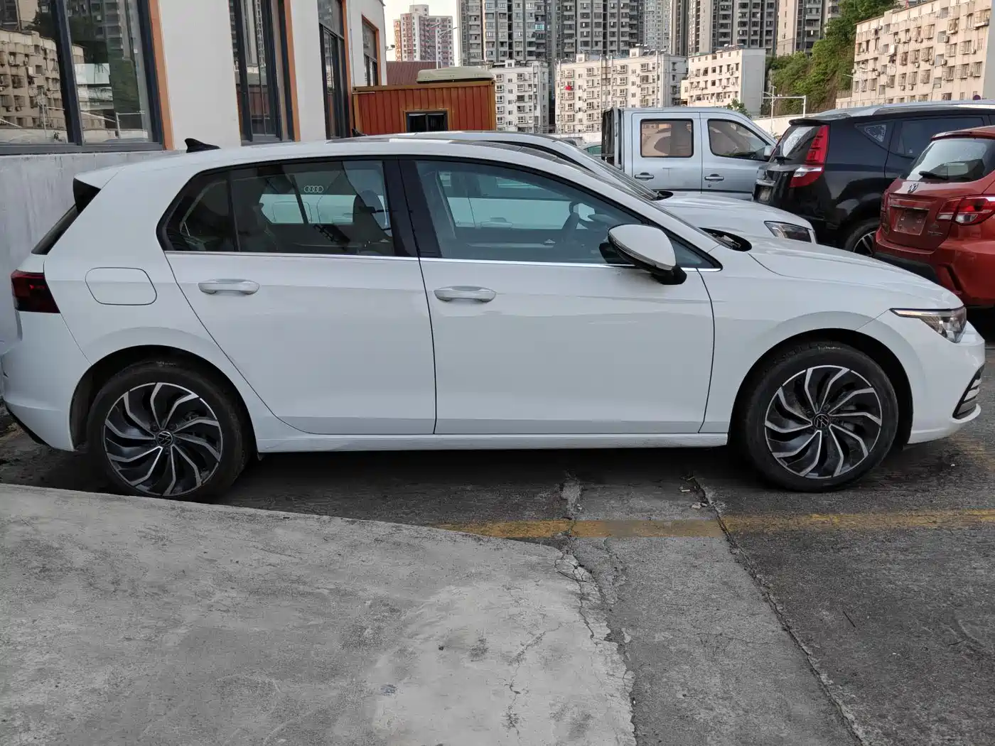 Volkswagen Golf 2023 Facelift 280TSI DSG Pro фото 5