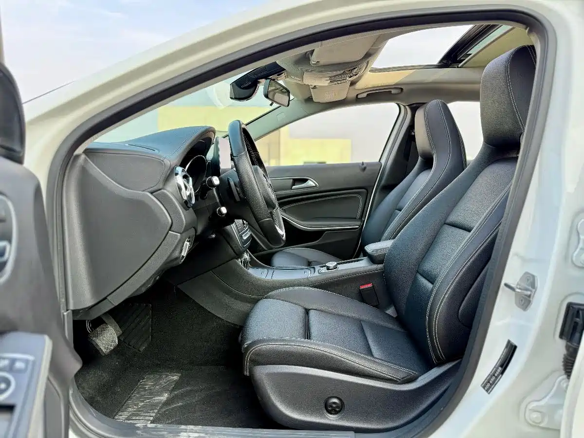 Mercedes-Benz GLA 2018 GLA 200 Fashion фото 30