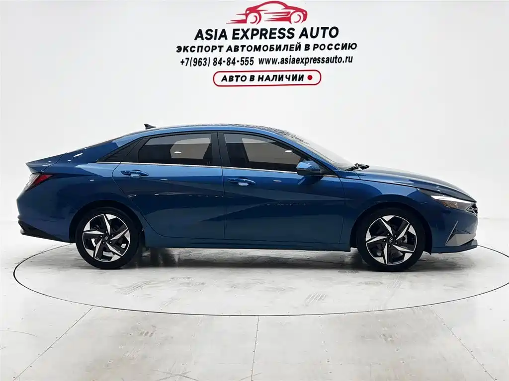 Hyundai Elantra 2021 1.5L CVT LUX Premium Edition фото 9