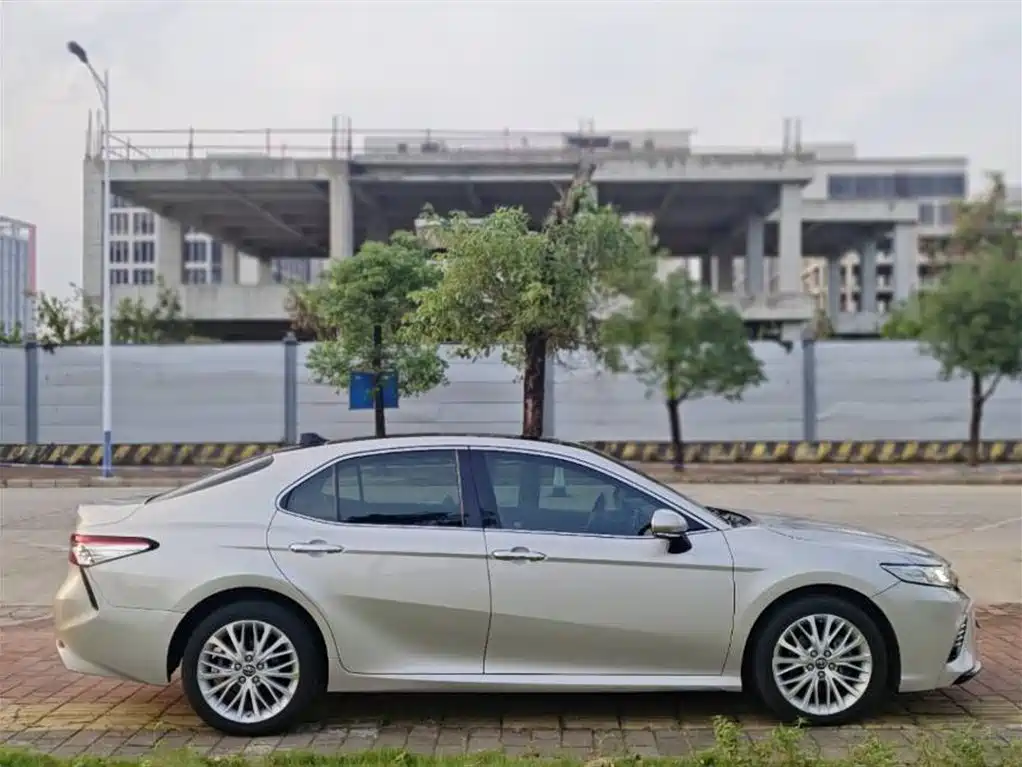Toyota Camry 2018 2.5G Luxury Edition фото 3
