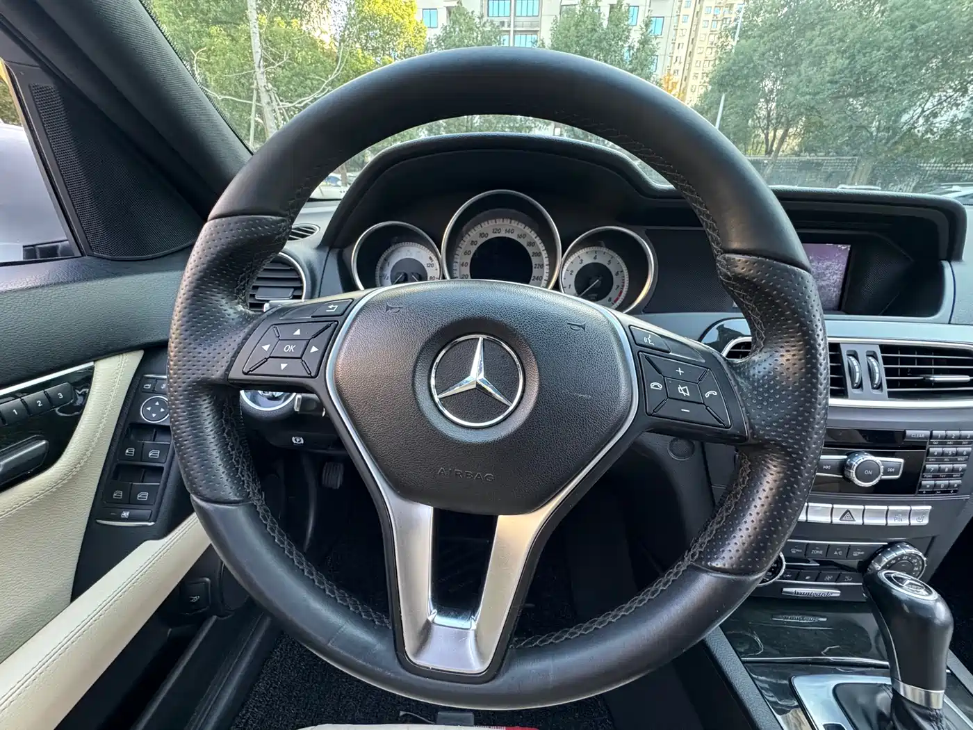 Mercedes-Benz C-Class 2013 C 260 CGI Fashion Edition фото 21