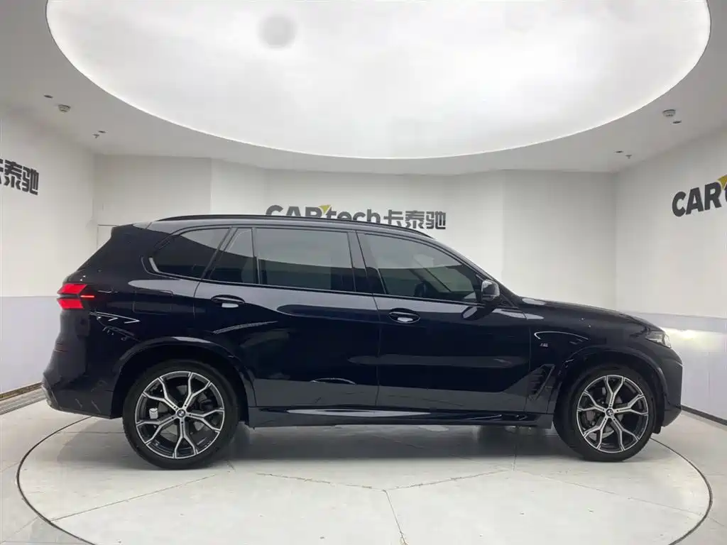 BMW X5 2023 xDrive 30Li Premium M Sport Black Night Package фото 4