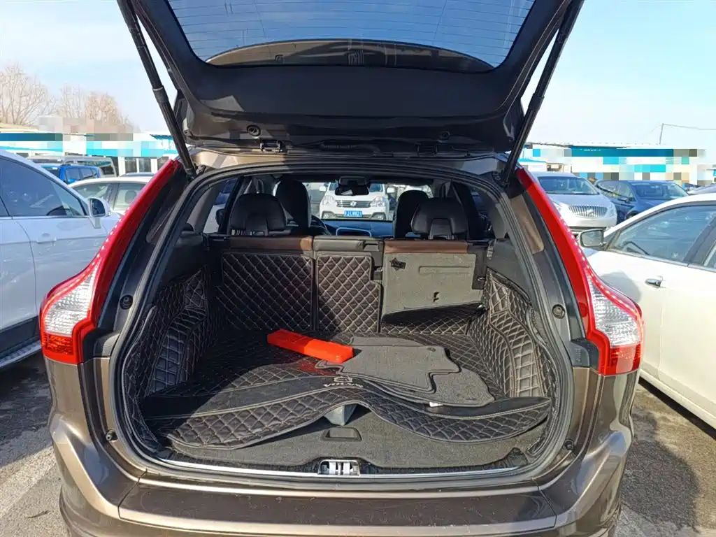 Volvo XC60 2016 2017 T5 AWD Smart Premium