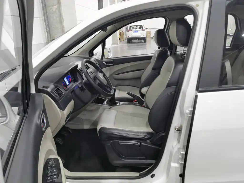 Dongfeng Fengxing Joyear X3 2016 2016 1.5L Comfort