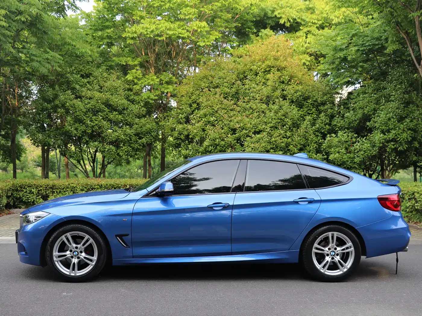 BMW 3 Series GT 2020 320i M Sport Package фото 4