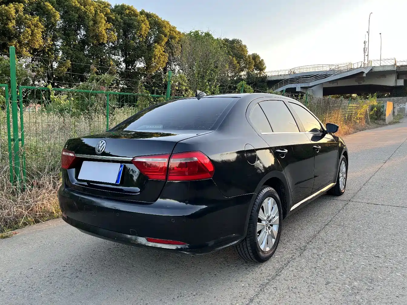 Volkswagen Lavida 2013 1.6L Automatic Luxury Edition фото 16