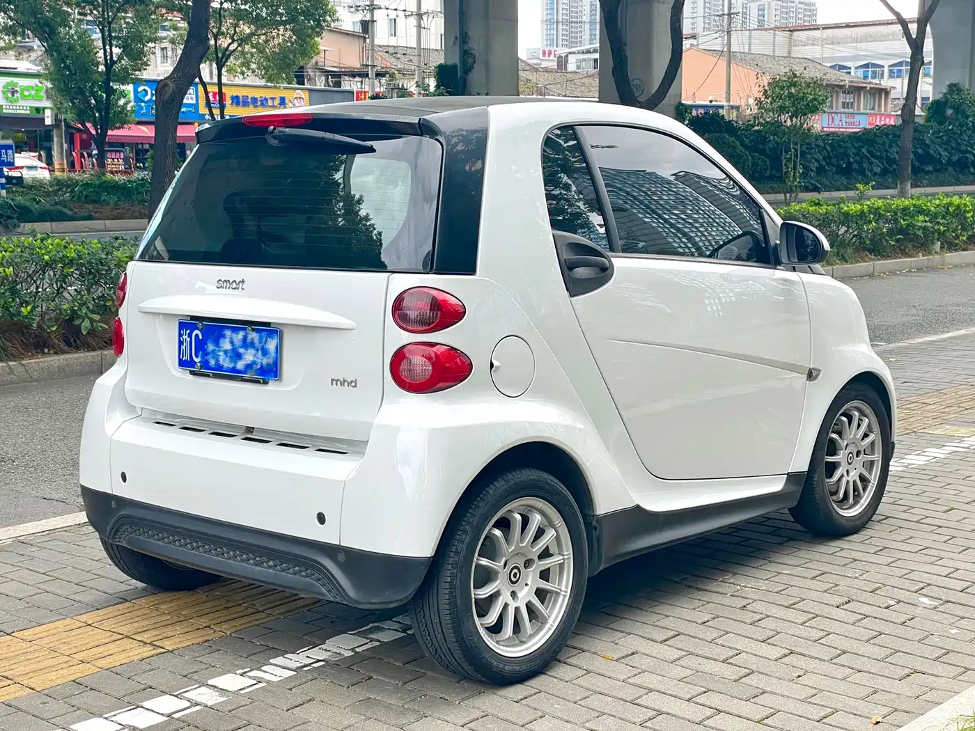 smart fortwo 2015 2014 1.0 MHD Hardtop New Year Special Edition