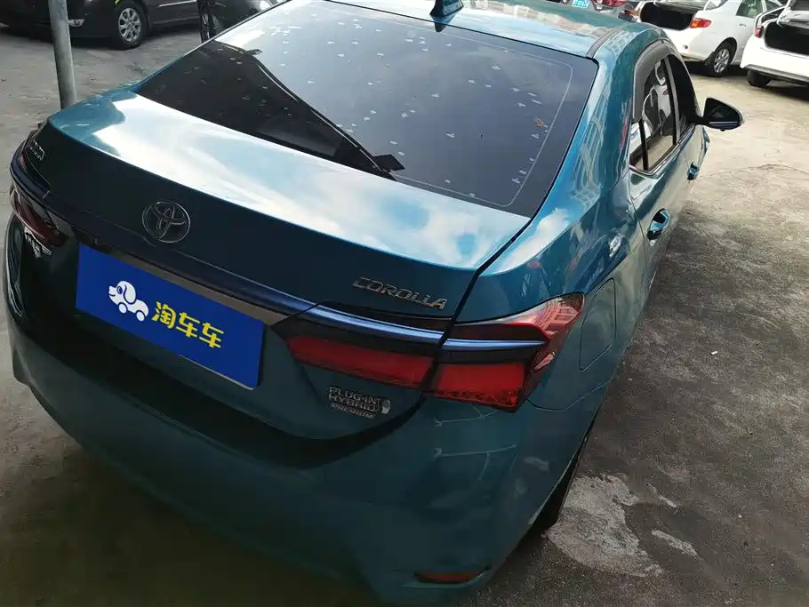 Toyota Corolla Twin Engine E+ 2019 1.8L E-CVT Flagship Edition фото 3