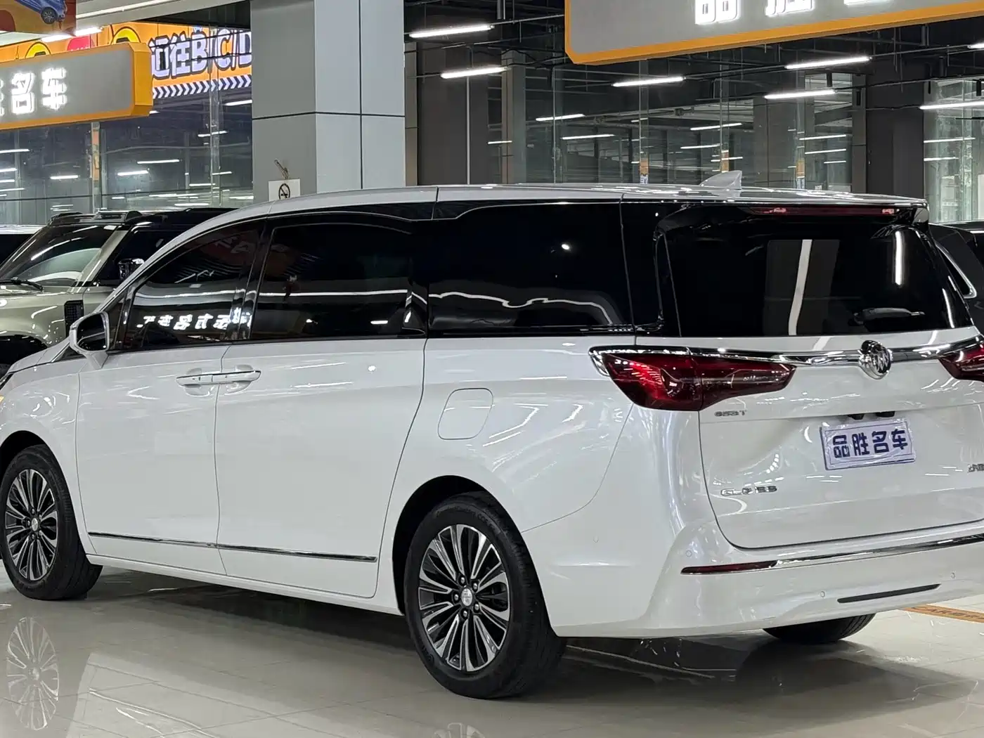 Buick GL8 2021 ES Landlord 653T Flagship фото 3