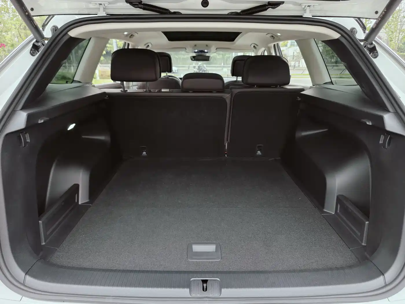 Volkswagen Talagon 2023 380TSI 4WD R-Line Celebration Edition фото 22