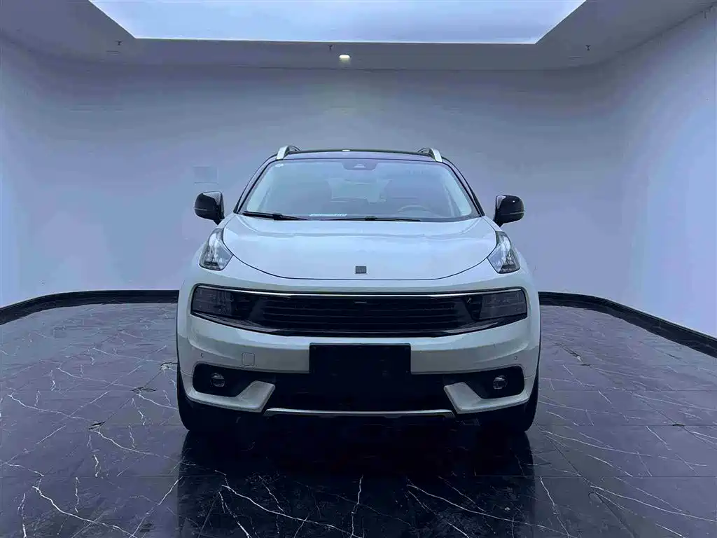 Lynk & Co 01 2017 2.0T AWD Pro фото 2