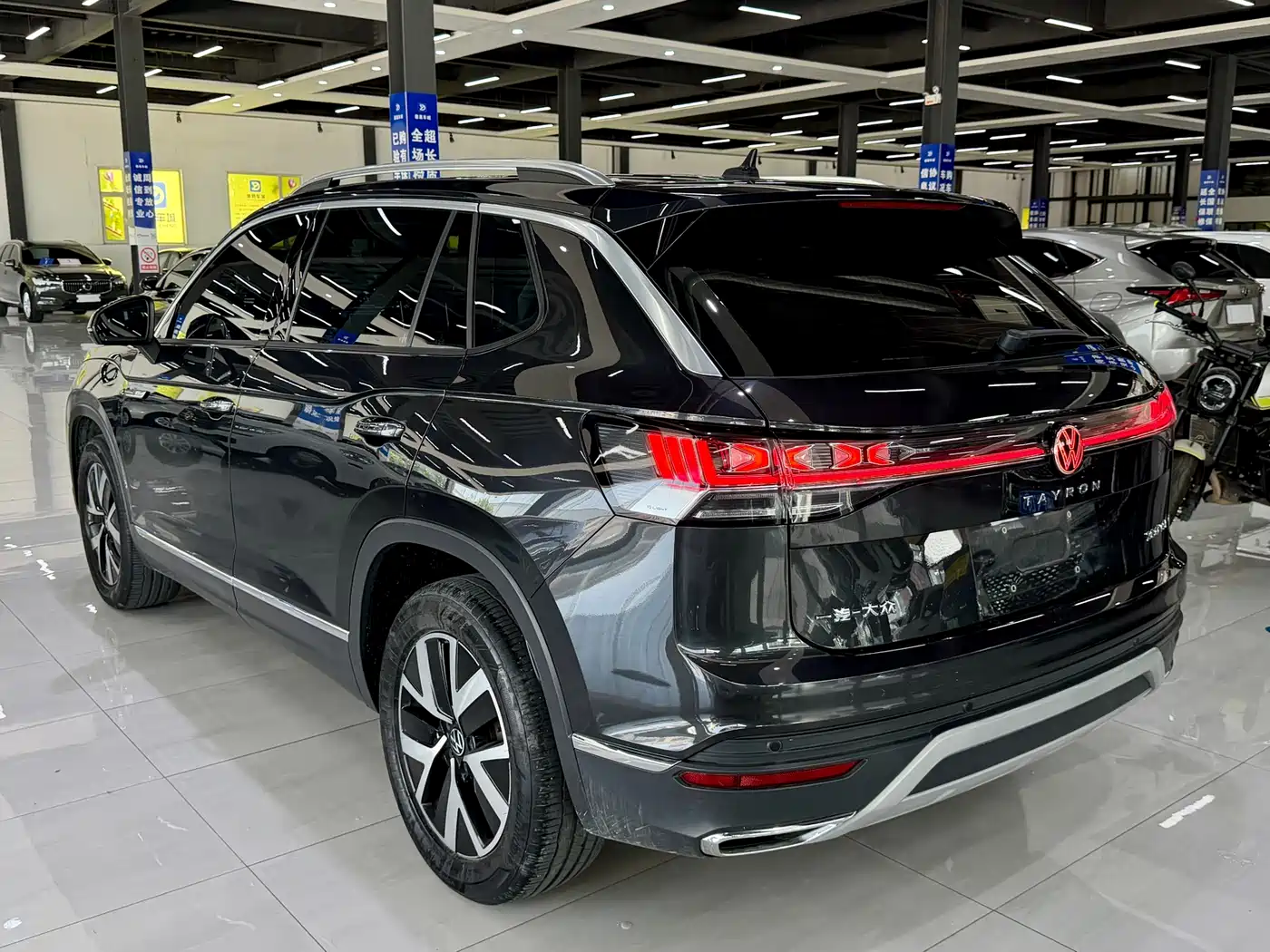 Volkswagen Tayron 2023 280TSI 2WD Luxury Plus Advanced Edition фото 9