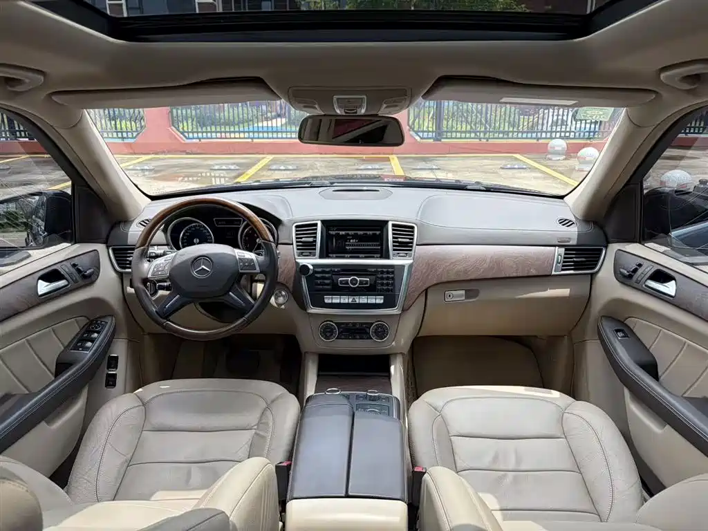 Mercedes-Benz GL-Class 2015 GL 400 4MATIC Luxury фото 5