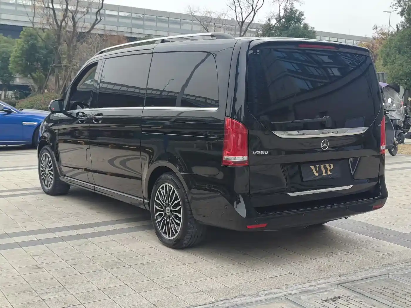 Mercedes-Benz V-Class 2018 V 260 L Premium Long Wheelbase Edition China VI фото 9