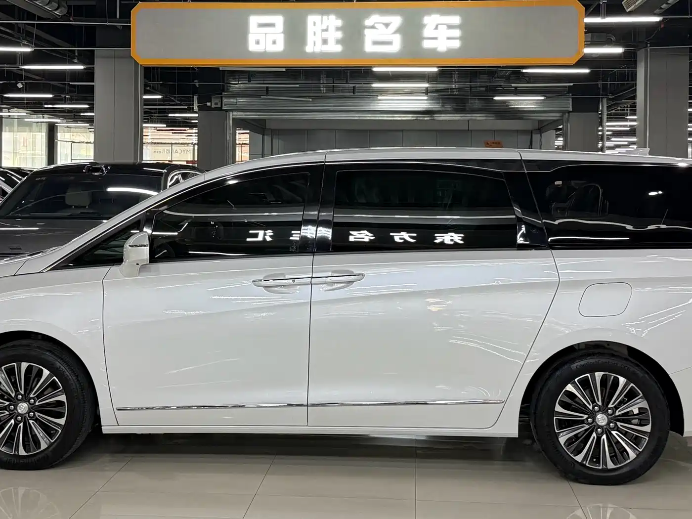 Buick GL8 2021 ES Landlord 653T Flagship фото 4